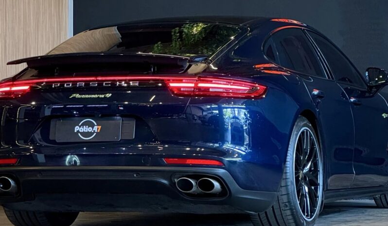 
								PORSCHE PANAMERA E-HYBRID cheio									