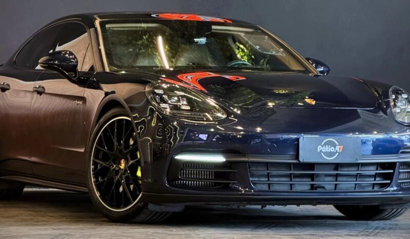 
								PORSCHE PANAMERA E-HYBRID cheio									