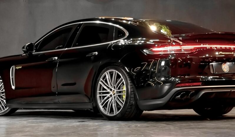 
								PORSCHE PANAMERA IMPECÁVEL cheio									