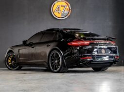 PORSCHE PANAMERA V8