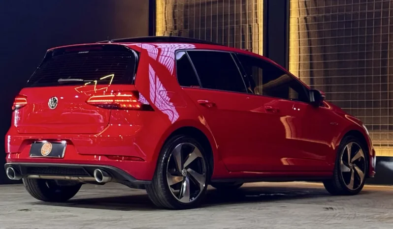 
								VOLKSWAGEN GOLF cheio									