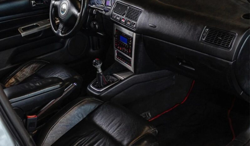 
								VOLKSWAGEN GOLF V6 cheio									