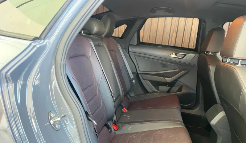 
								VOLKSWAGEN JETTA cheio									