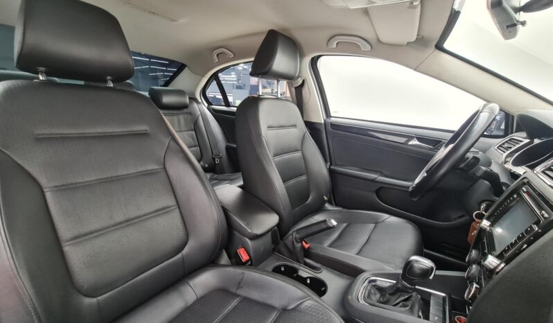 
								VOLKSWAGEN JETTA cheio									