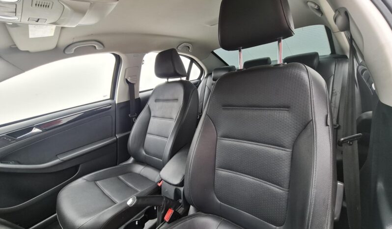 
								VOLKSWAGEN JETTA cheio									