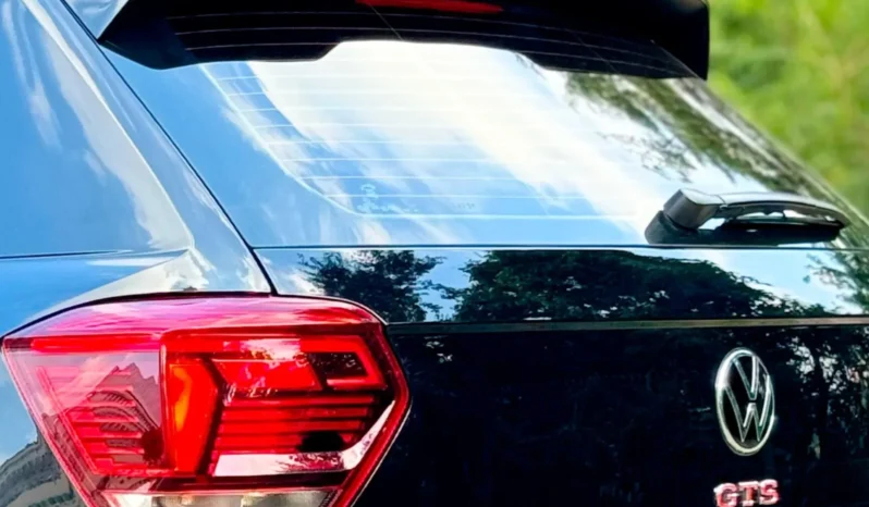 
								VOLKSWAGEN POLO cheio									