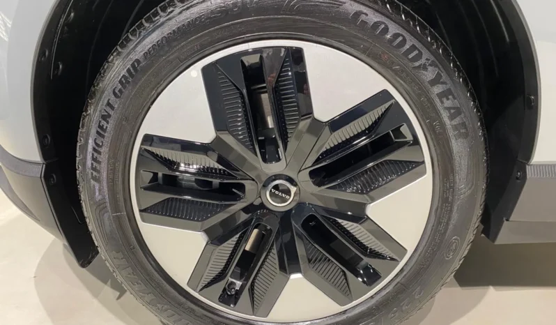 
								VOLVO EX30 cheio									