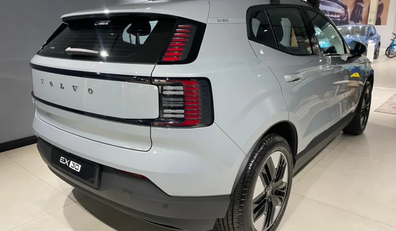 
								VOLVO EX30 cheio									