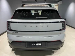
										VOLVO EX30 cheio									