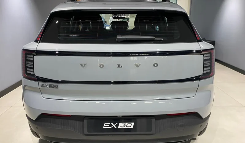 
								VOLVO EX30 cheio									