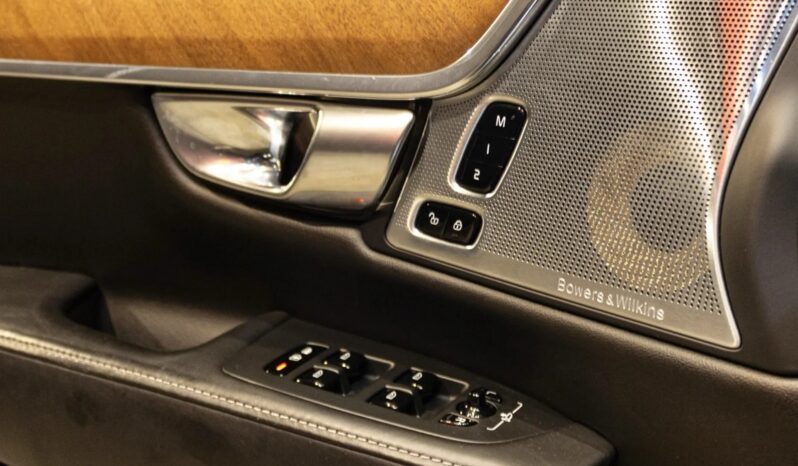 
								VOLVO S90 HÍBRIDO BLINDADO cheio									
