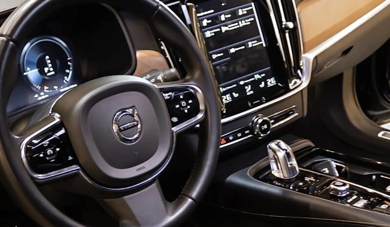 
								VOLVO S90 HÍBRIDO BLINDADO cheio									