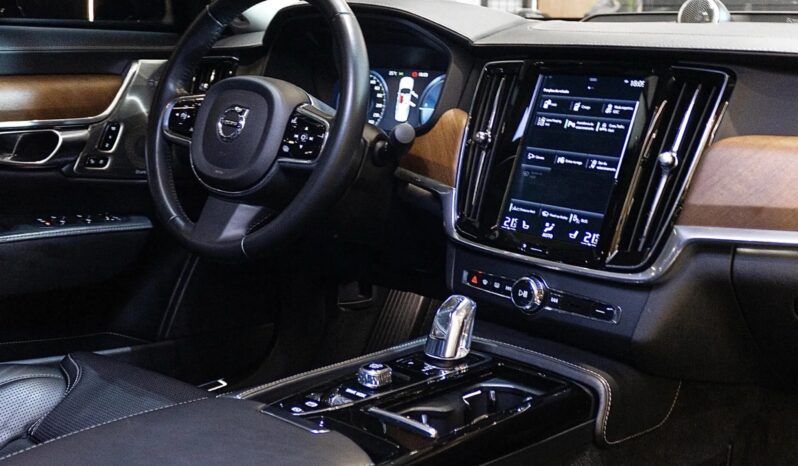 
								VOLVO S90 HÍBRIDO BLINDADO cheio									