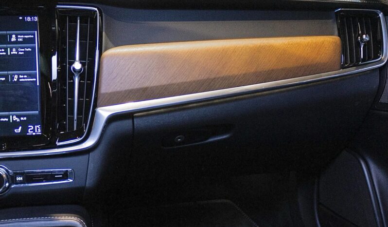
								VOLVO S90 HÍBRIDO BLINDADO cheio									