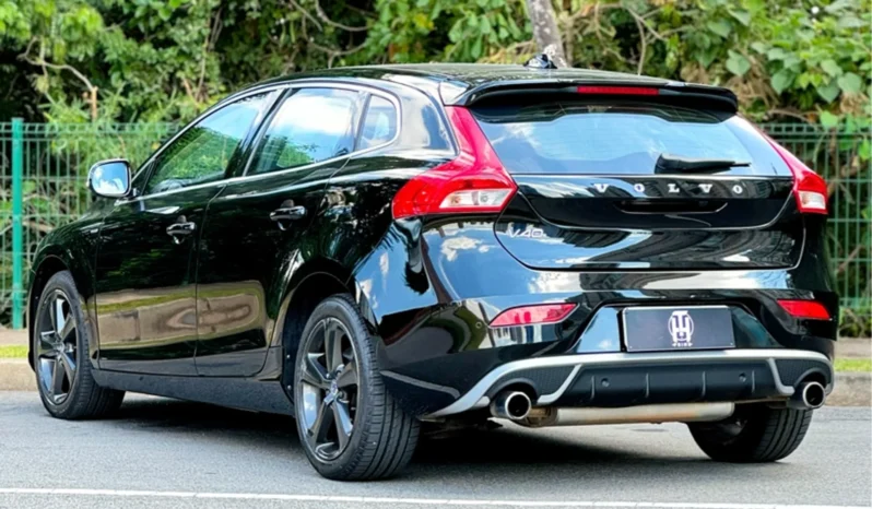 
								VOLVO V40 BLINDADO cheio									