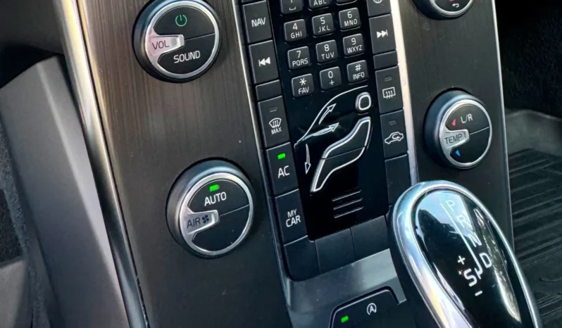 
								VOLVO V40 BLINDADO cheio									