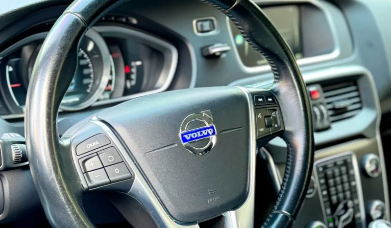
								VOLVO V40 BLINDADO cheio									