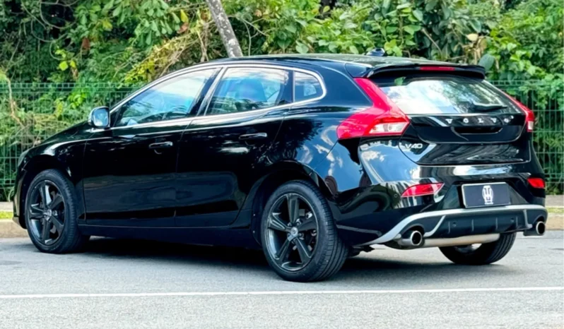 
								VOLVO V40 BLINDADO cheio									