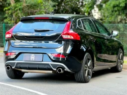 
										VOLVO V40 BLINDADO cheio									