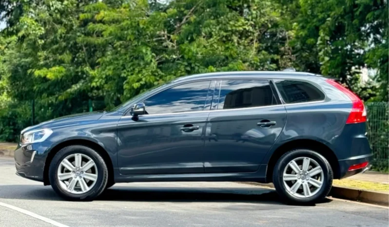 
								VOLVO XC60 cheio									