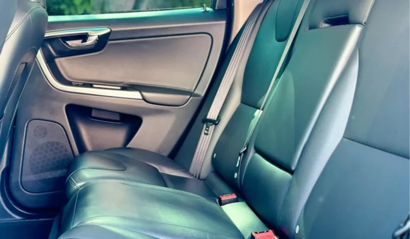 
								VOLVO XC60 cheio									