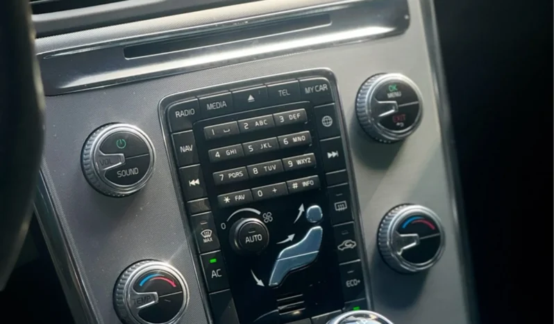 
								VOLVO XC60 cheio									