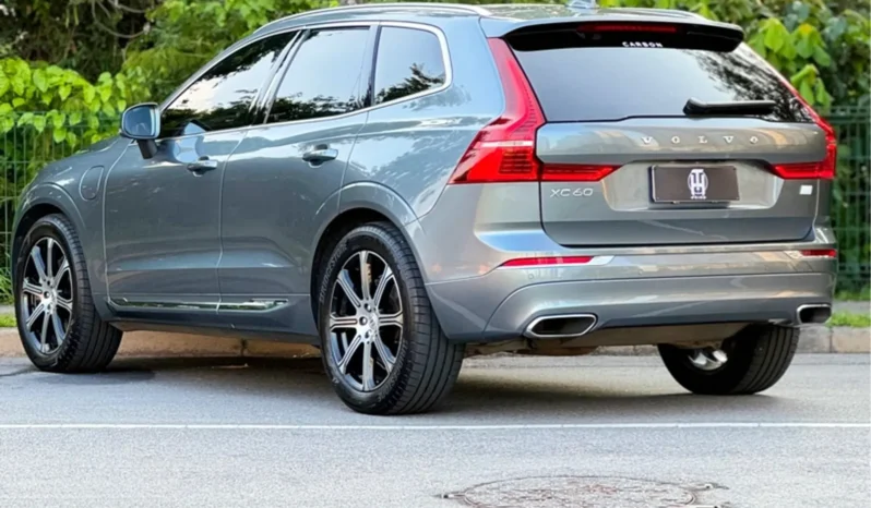 
								VOLVO XC60 cheio									