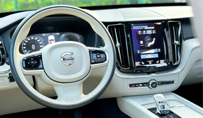
								VOLVO XC60 cheio									