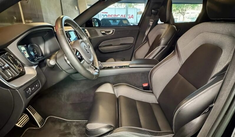 
								VOLVO XC60 cheio									