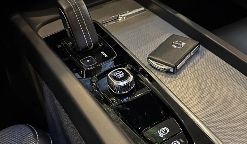 
								VOLVO XC60 cheio									