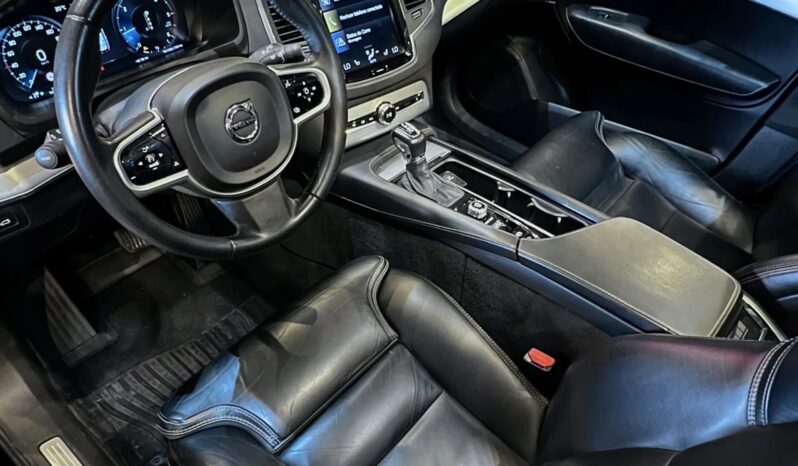 
								VOLVO XC90 cheio									