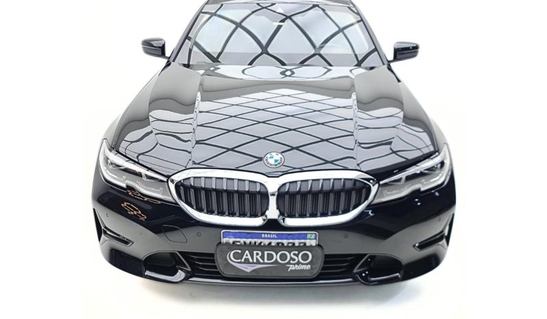 
								BMW 320i cheio									