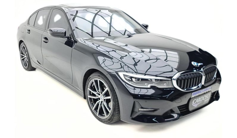 
								BMW 320i cheio									