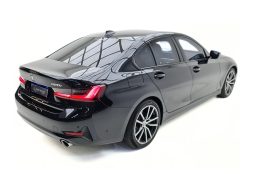 
										BMW 320i cheio									