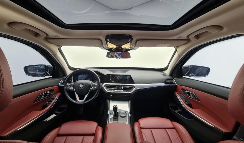 
								BMW 320i cheio									