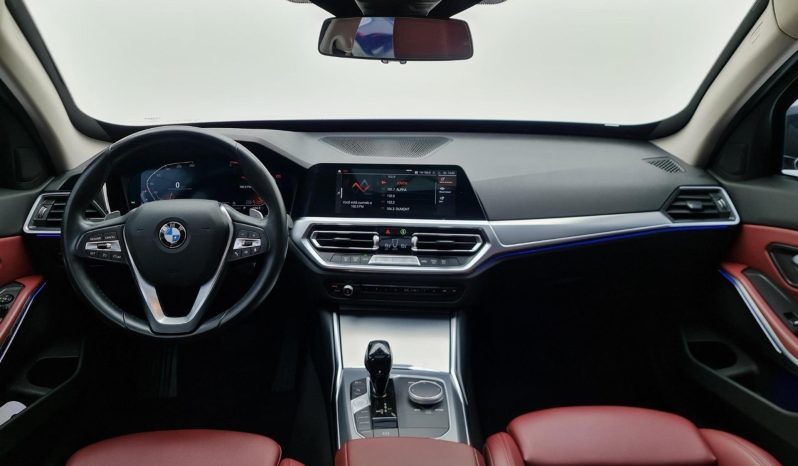 
								BMW 320i cheio									