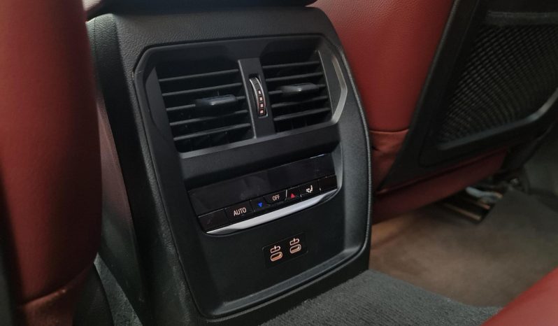 
								BMW 320i cheio									