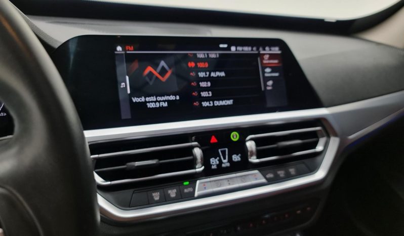 
								BMW 320i cheio									