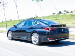 
										LEXUS ES 300h cheio									