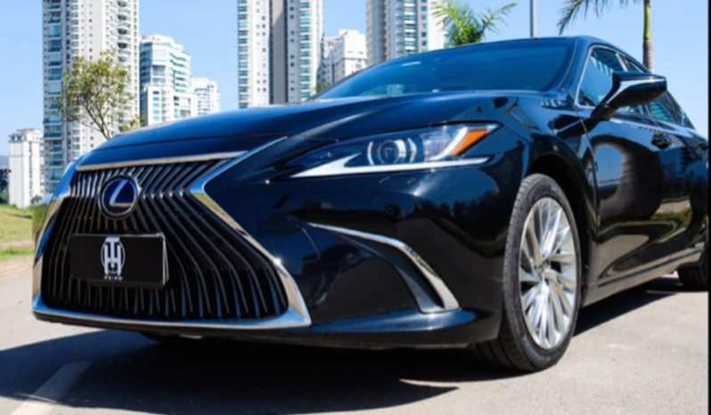 
								LEXUS ES 300h cheio									