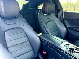 
										MERCEDES-BENZ C 300 cheio									