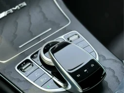 
										MERCEDES-BENZ C 300 cheio									