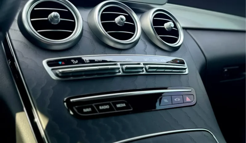 
								MERCEDES-BENZ C 300 cheio									