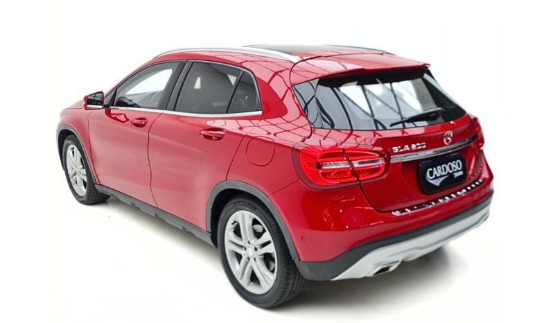 
								MERCEDES-BENZ GLA 200 cheio									