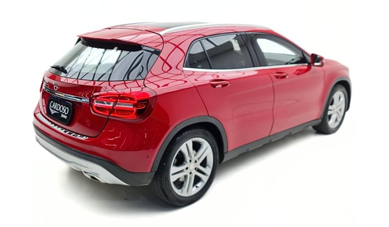 
								MERCEDES-BENZ GLA 200 cheio									
