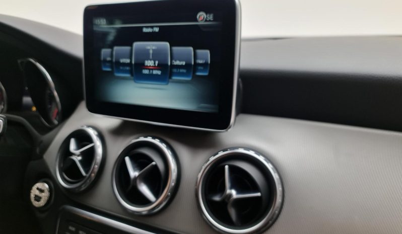 
								MERCEDES-BENZ GLA 200 cheio									