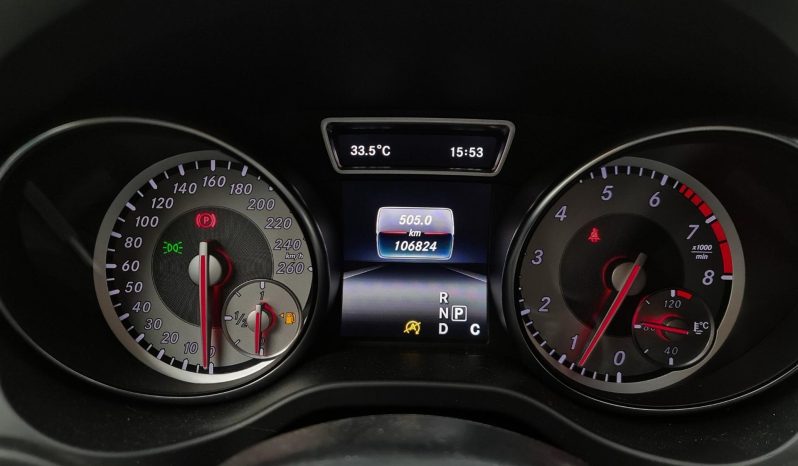 
								MERCEDES-BENZ GLA 200 cheio									