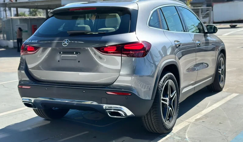 
								MERCEDES-BENZ GLA 200 cheio									