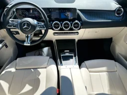 
										MERCEDES-BENZ GLA 200 cheio									