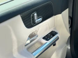 
										MERCEDES-BENZ GLA 200 cheio									
